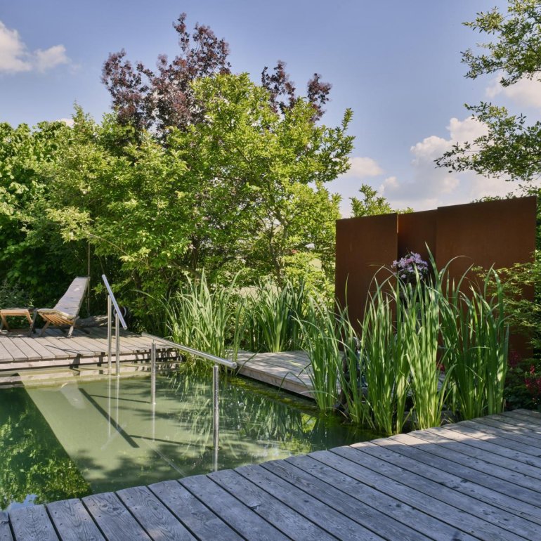 Yoga unter freiem Himmel in Volkenschwand