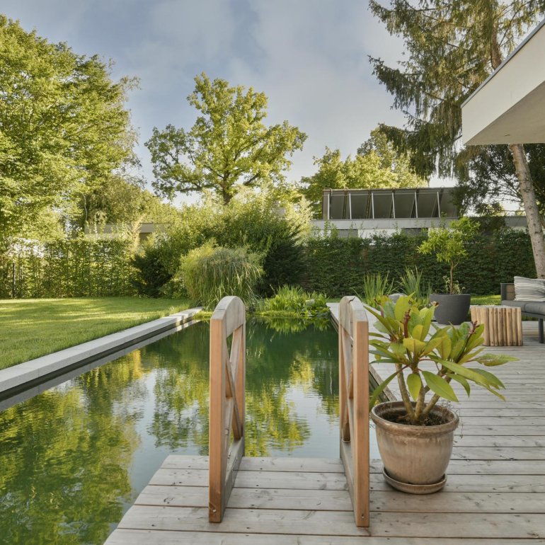 Von der Terrasse ins grüne Paradies in Oberschleißheim