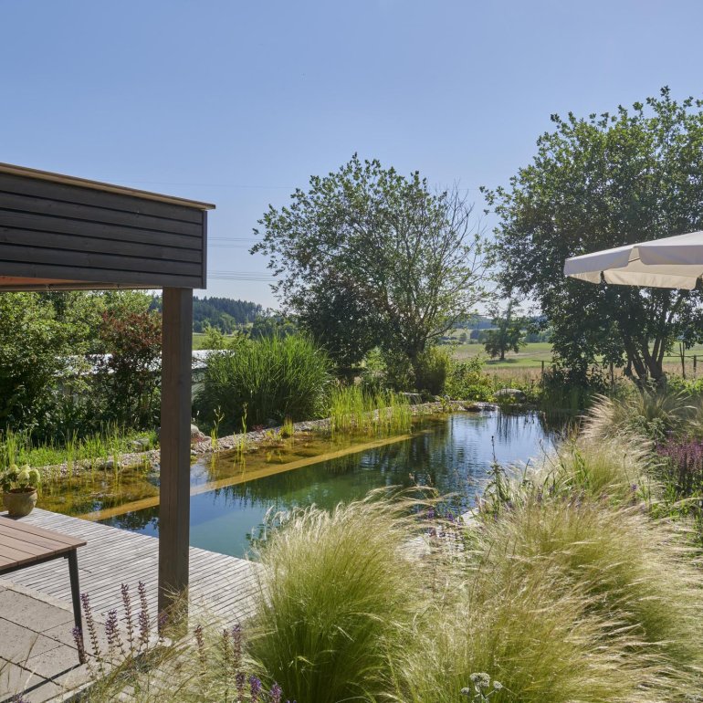 Yoga unter freiem Himmel in Volkenschwand